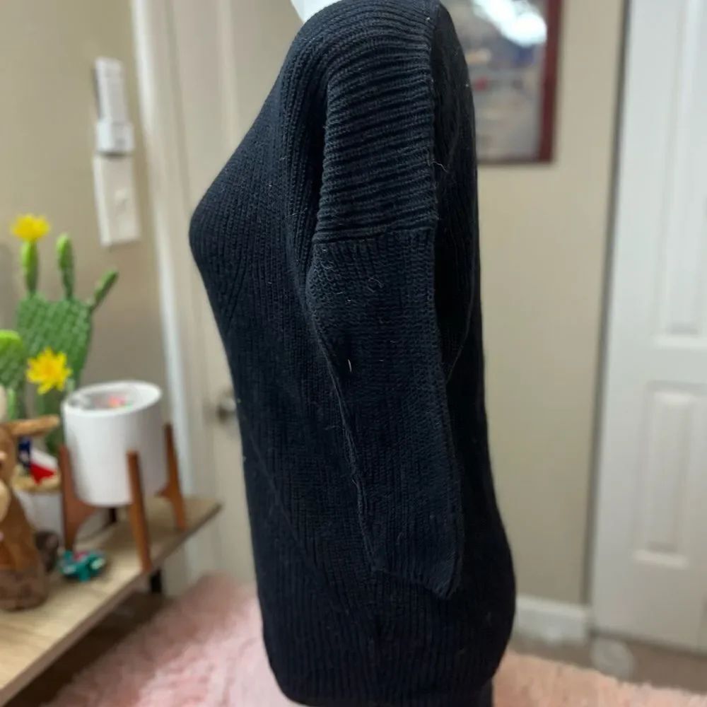 Express Sweater - Picture 4 of 5